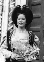 La Dama Samantha Maurini in Piazza Ventidio Basso.