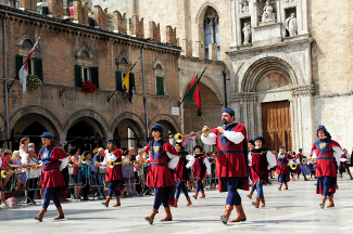 Le chiarine in Piazza del Popolo.