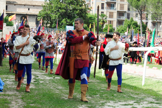 Gli arcieri salutano le autorit al Campo Squarcia.