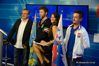 Loris Antonelli con i conduttori Peppe Ercoli e Monica Riva durante la trasmissione "QUI PRO - Il lunedi della Serie C".