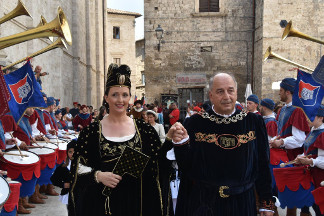 La dama Katia Picchi in Piazza Ventidio Basso.