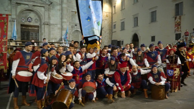 La consegna del Palio Sbandieratori e Musici.
