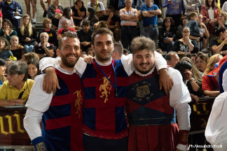 I doppisti Nicola Gattoni e Fabrizio Ercoli 2i classificati insieme al Responsabile Tecnico Sbandieratori Ruggero Paolini.