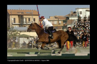 Emanuele Capriotti alla curva del 'Cassero'.