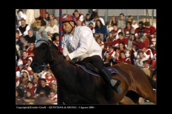 Emanuele Capriotti alla curva del 'Cassero'.