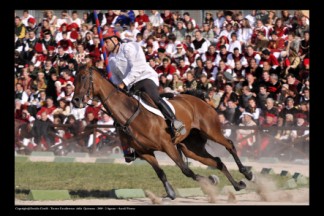 Emanuele Capriotti alla curva del 'Cassero'.