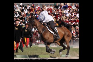 Emanuele Capriotti alla curva del 'Cassero'.