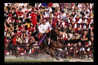 Emanuele Capriotti alla curva del 'Cassero'.