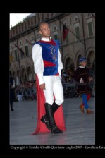 Emanuele Capriotti durante il corteo della Quintana.