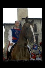 Emanuele Capriotti durante il corteo della Quintana.