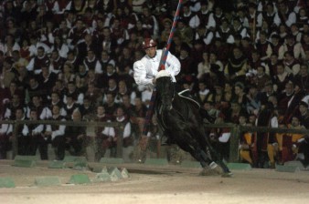 Emanuele Capriotti si lancia per il rettilinio finale.