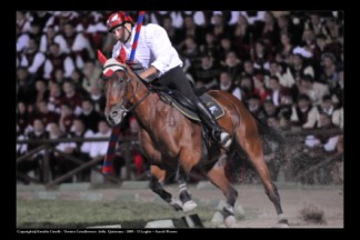 Emanuele Capriotti alla curva del 'Cassero'.