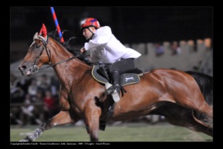 Emanuele Capriotti alla curva del 'Cassero'.