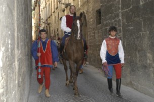 Il corteo della Quintana di Agosto 2004.