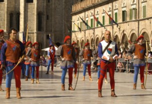 Il corteo della Quintana di Agosto 2004.