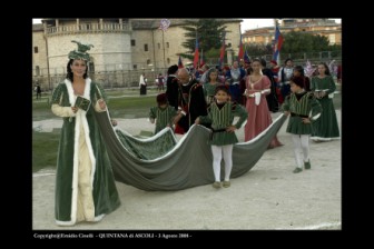 Il corteo della Quintana di Agosto 2008.