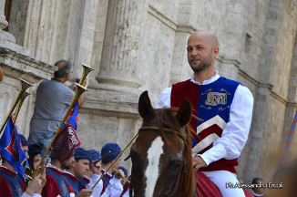 Il cavaliere giostrante Emanule Capriotti.