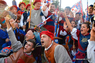 I festeggiamenti per la vittoria della Quintana di Agosto 2013.