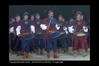 Il corteo della Quintana di Luglio 2008.