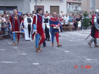 Figuranti con costumi di Porta Romana.