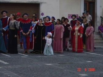 Figuranti con costumi di Porta Romana.