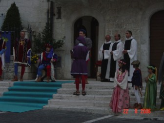 Figuranti con costumi di Porta Romana.