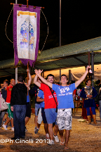 Si festeggia intorno al palio dentro la sede del Sestiere.