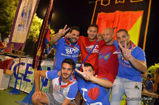 Foto ricordo con Emanuele Capriotti ed il Palio vinto alla Quintana di Agosto 2013.