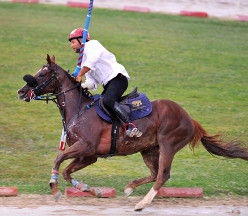 Emanuele Capriotti alla curva del 'Cassero'.