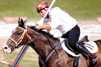 Emanuele Capriotti alla curva del 'Cassero'.