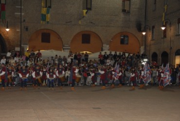 La Grande Squadra (5^ classificata) ed i Musici (10 classificati) durante la Finale dei Campionati Italiani A1 di Ferrara 2007.