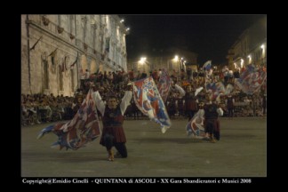 La Piccola Squadra 2^ classificata alle gare interne Sbandieratori e Musici del 2008.