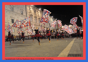 La Grande Squadra 2^ classificata ed i Musici 3 classificati alle gare interne Sbandieratori e Musici del 2010.