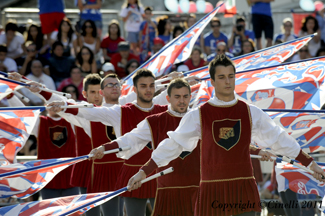 La Piccola Squadra 1^ classificata alle gare interne Sbandieratori e Musici del 2011.