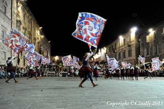 La Grande Squadra 3^ classificata ed i Musici 3 classificati alle gare interne Sbandieratori e Musici del 2011.