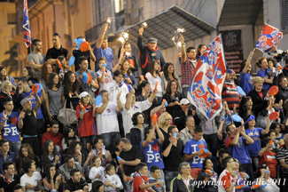 I tifosi di Porta Romana alle gare interne Sbandieratori e Musici del 2011.