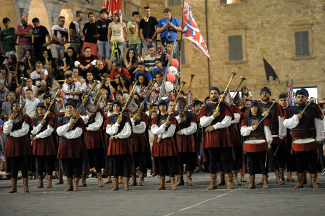 La Grande Squadra ed i Musici in azione.