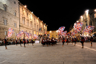 La Grande Squadra ed i Musici in azione.