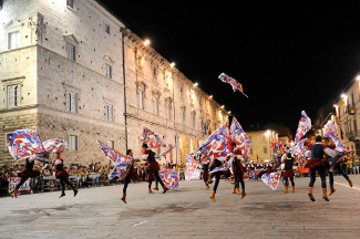 La Grande Squadra ed i Musici in azione.