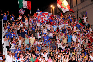 Tifosi rosso-azzurri.