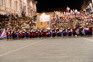 La Grande Squadra 1^ classificata ed i Musici 2^ classificati.