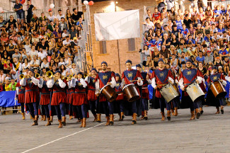 La Grande Squadra 1^ classificata ed i Musici 2^ classificati.