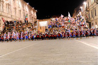 La Grande Squadra 1^ classificata ed i Musici 2^ classificati.