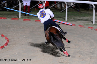 Emanuele Capriotti alla curva del 'Cassero'.