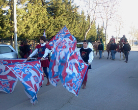 Gli Sbandieratori di Porta Romana accompagnano i Re Magi.