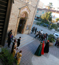 I Musici di Porta Romana accompagnano l'entrata in chiesa dei Re Magi.